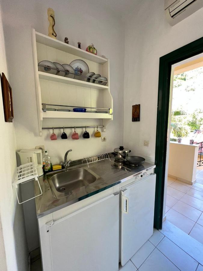 Lithino Apartments - 5Min From The Beach Ájosz Joánisz Periszterón Kültér fotó